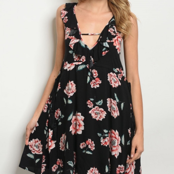 GIRLY & FLIRTY LITTLE BLACK FLORAL DRESS - Picture 2 of 4